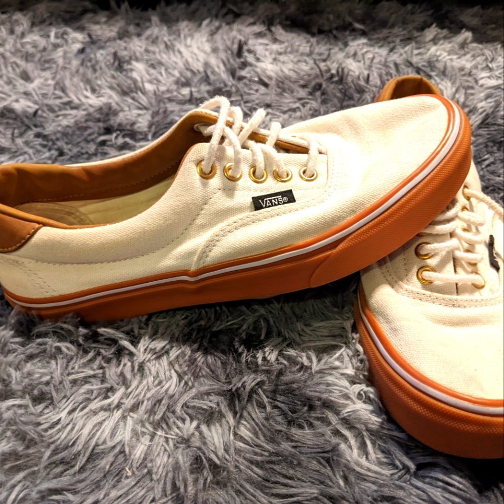 [EUC] Vans-White/Gum